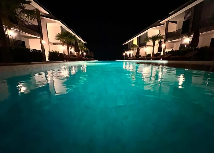 Double Rock Beach Hotel