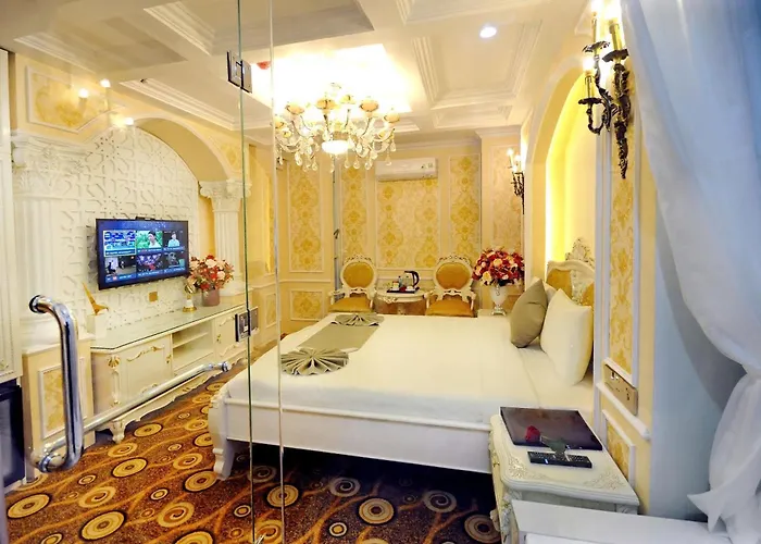 Violet Hotel 2