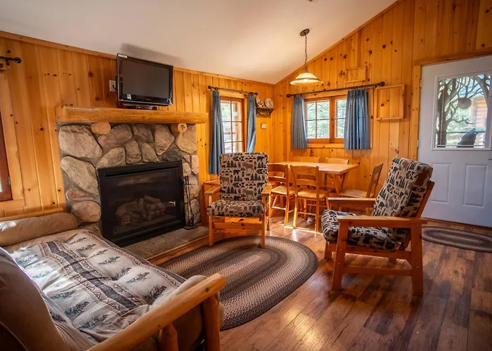 Timber Bay Lodge & Houseboats