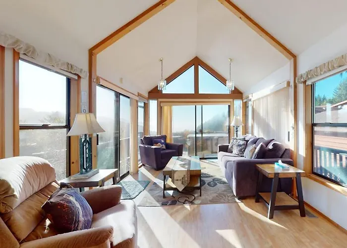 Tranquil Dog-Friendly Coastal Escape With Private Hot Tub Patio & Nature Views