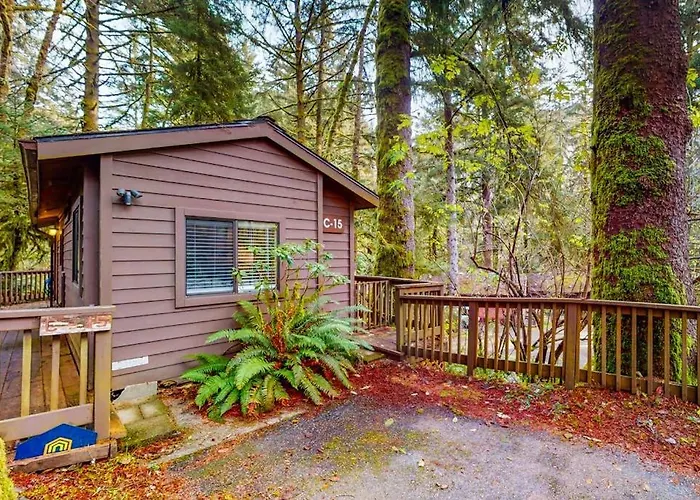 Dog-Friendly Cabin Near Beach With Private Hot Tub Grill Patio Streaming Ac