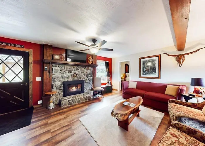 Cozy Dog-Friendly Home With Fireplace Near Wallowa Lake State Park & Tram