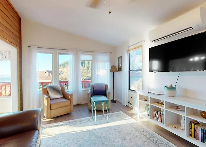 Ocean View Retreat With Nautical Interior Pinball Machine Grill Games & Ac