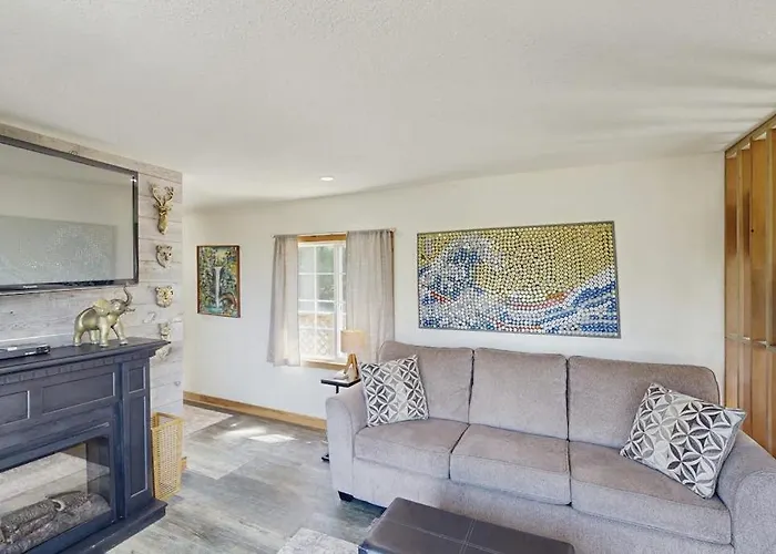 Dog-Friendly Cabin Tucked Into The Trees With Wifi Washer&Dryer & Ocean Views