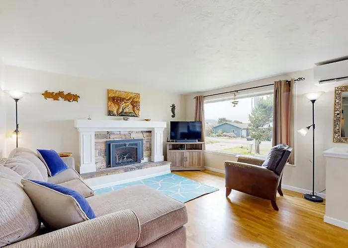 Experience Comfort And Serenity By The Sea Dog Friendly With Ac & Patio