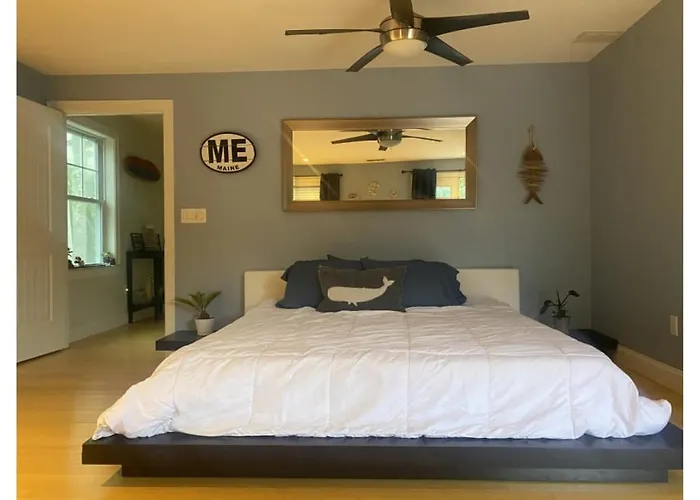Coastal Retreat W Fire Pit Game Room And Deck
