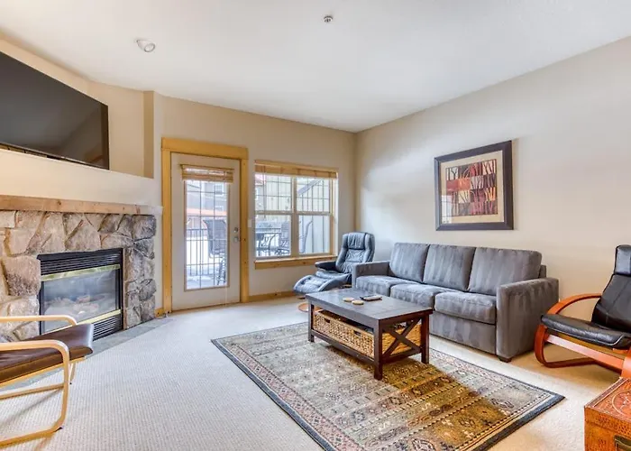 Beautifully Updated Mt Hood Condo With Pool & Hot Tub & Easy Access To Skiing