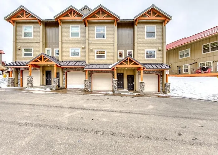 Beautifully Updated Mt Hood Condo With Pool & Hot Tub & Easy Access To Skiing
