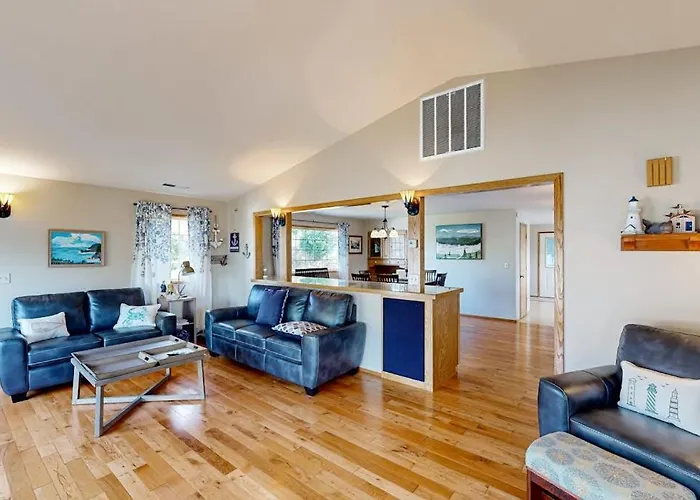 Cozy Family-Friendly Home With Game Room Valley Views Private Hot Tub Grill