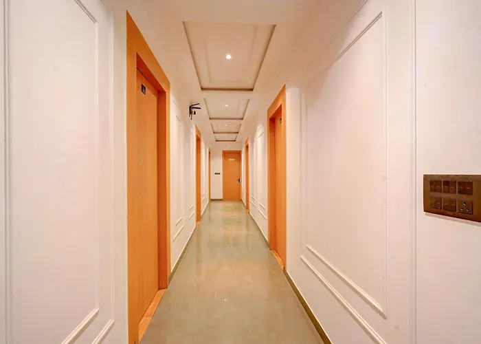 Hotel O Grand Crown