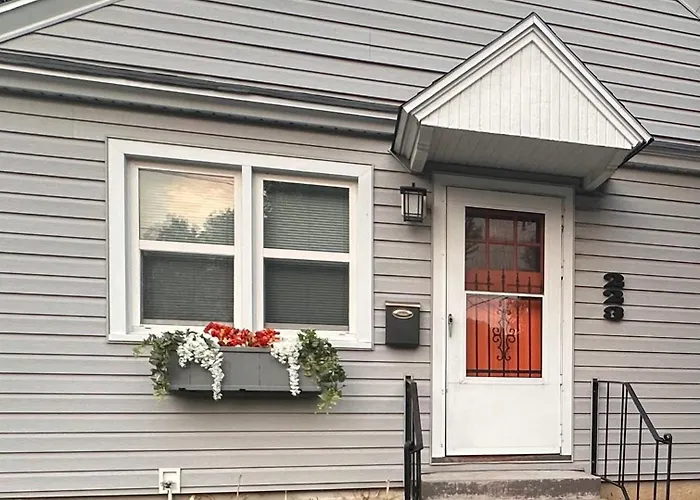 Pets Welcome Walkable Downtown Apt Gym & Pool Pass