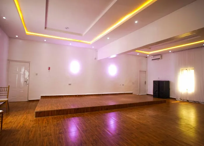 New Taland Hotel And Apartments