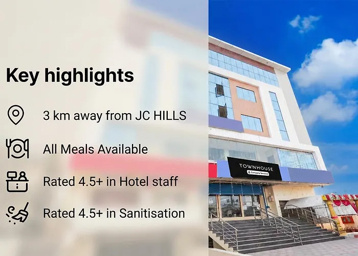 Townhouse Kanithi Road Formerly Rr Function Hall Luxury Rooms