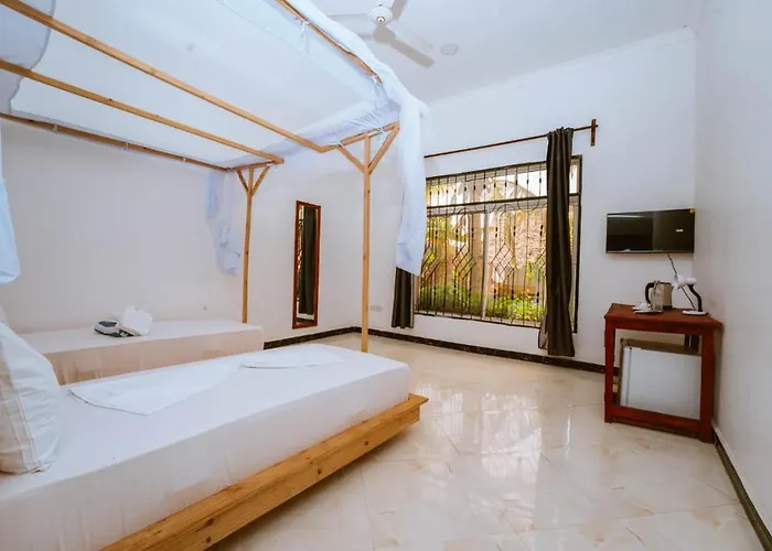 Farashuu Luna Hotel