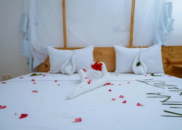 Farashuu Luna Hotel