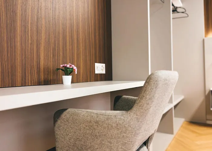 B-ROOMS Bleisure Hotel - Lugano district