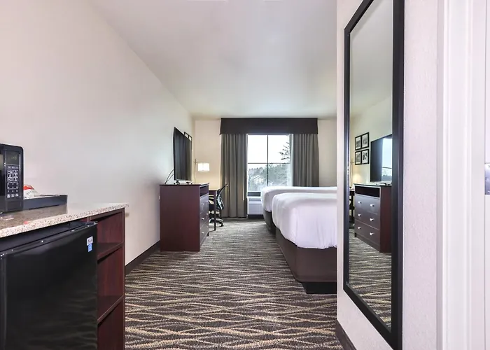 Cobblestone Hotel & Suites - Bay Minette