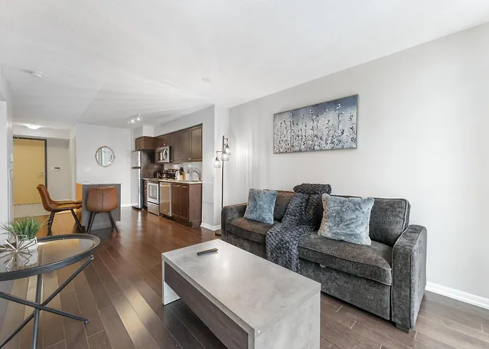 Modern Suites Near Cn Tower & Waterfront