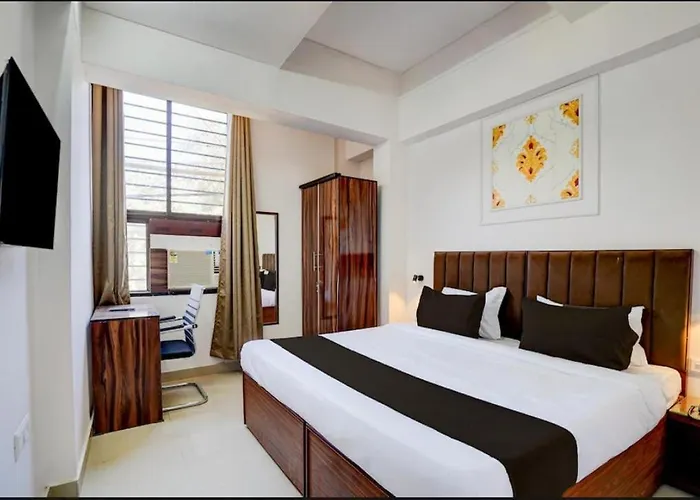 Hotel Vijai Square