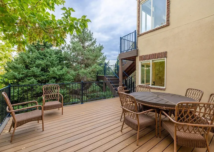 Ski, Hike & Bike: 4,000 Sq Ft Bell Canyon Retreat