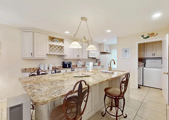 Dog-Friendly Beachfront Townhouse With Balcony 2 Bikes W&D