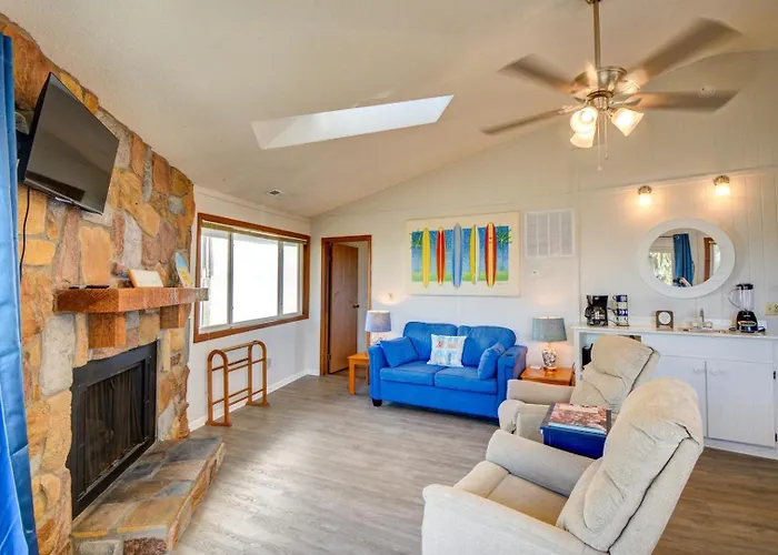 Charming 2-Bedroom Home In Topsail Beach, Perfect For Family Getaways!