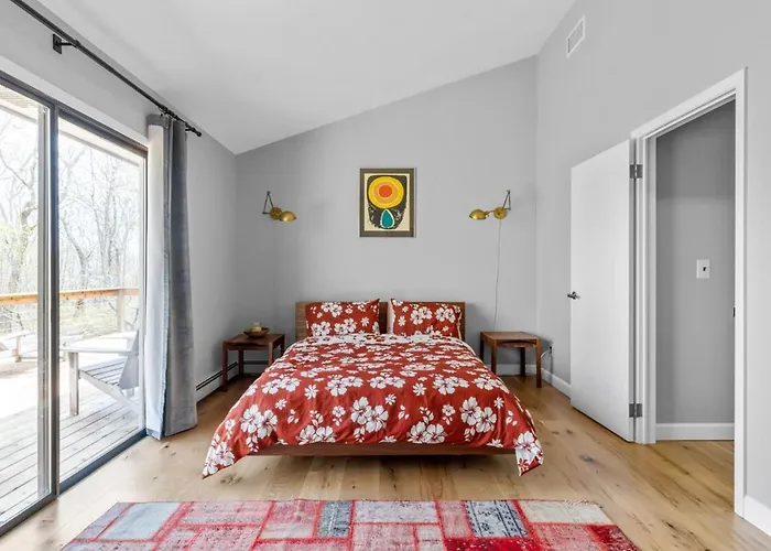 Newly Renovated Montauk House - Walk To The Beach