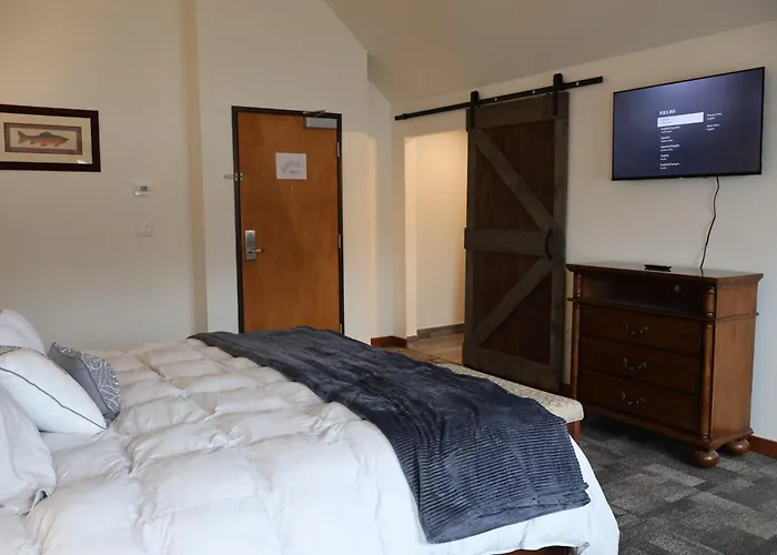 Inn At Whittier