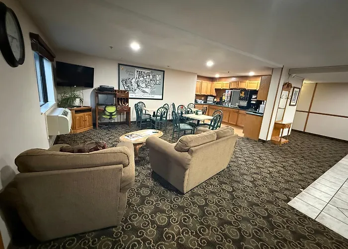 Dodgeville Inn & Suites