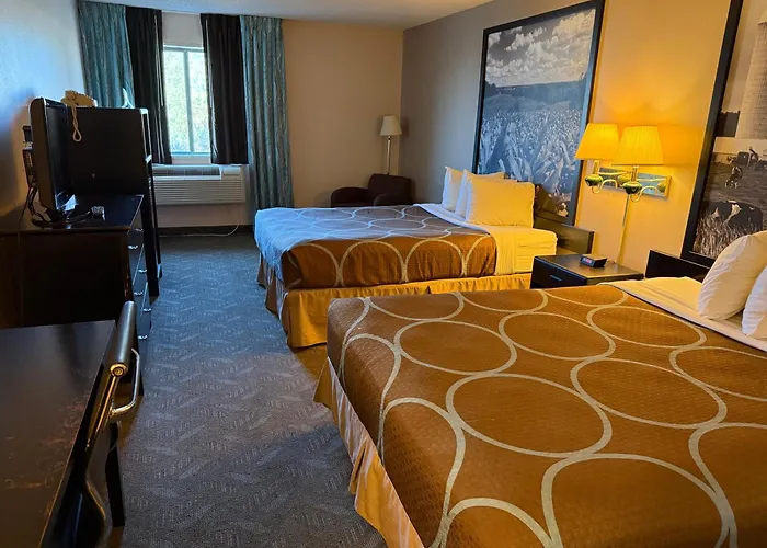 Dodgeville Inn & Suites