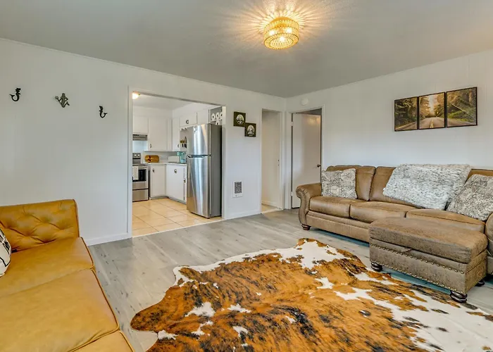 Near Ocean & Redwood National Park! Home W/ Yard