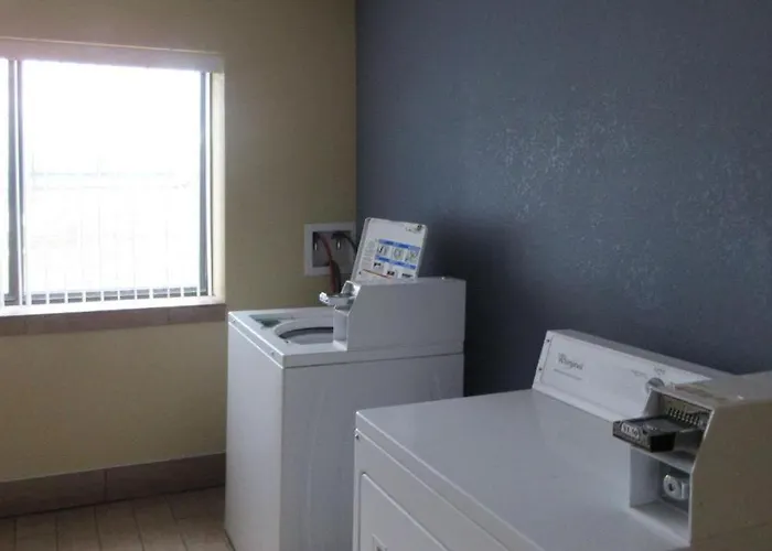 Saint Joseph Inn & Suites