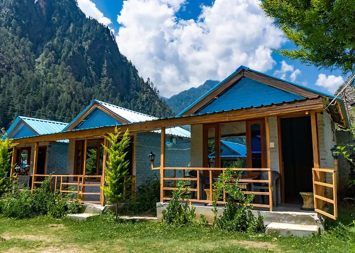 Lee Garden Himalayan Wooden Cottage Kasol