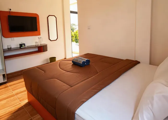 Aluna Hotel