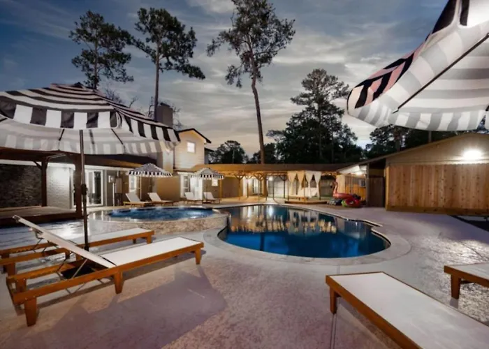 2King Suites Heatedpool Arcade And Pickleball