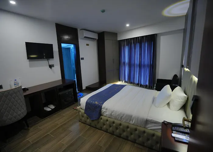 Hotel Crown Park Ltd