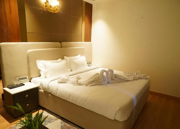 Hotel Luxe Manor