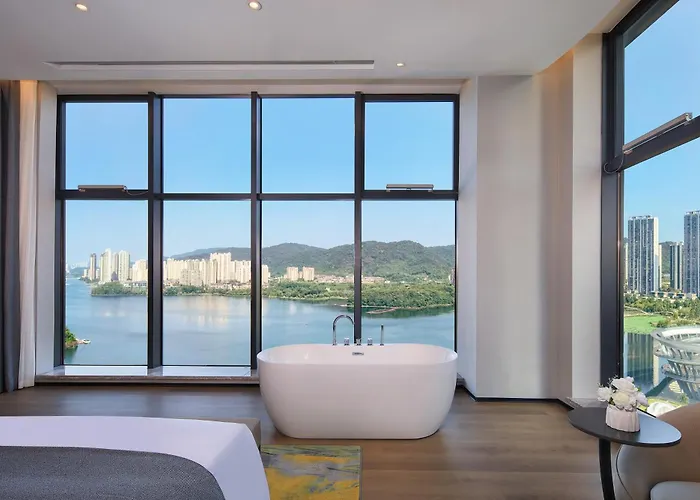 长沙梅溪湖麦客达温德姆湖景酒店