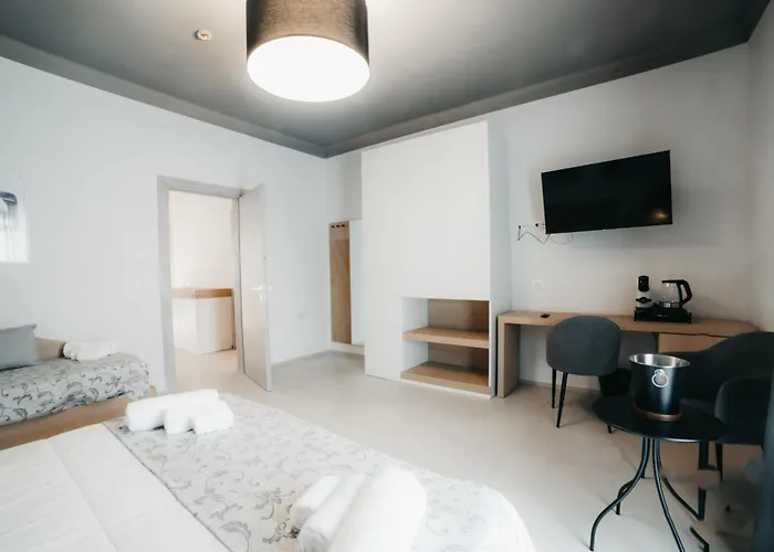 Sirenuse Suites Boutique Aparthotel Rta