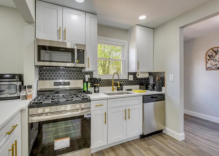 'The Red Door' Stylish Family Home In Falls Church