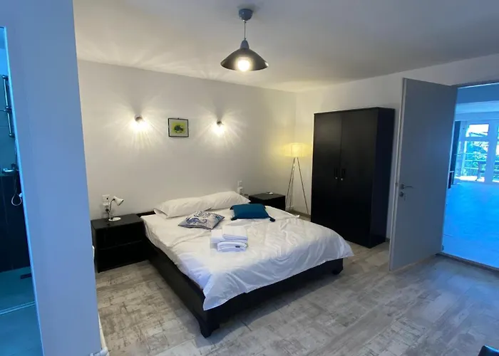 Vama Stone House