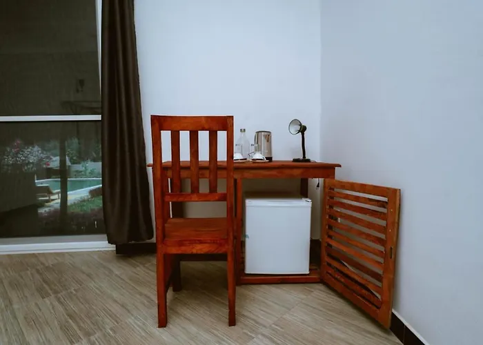Farashuu Luna Hotel