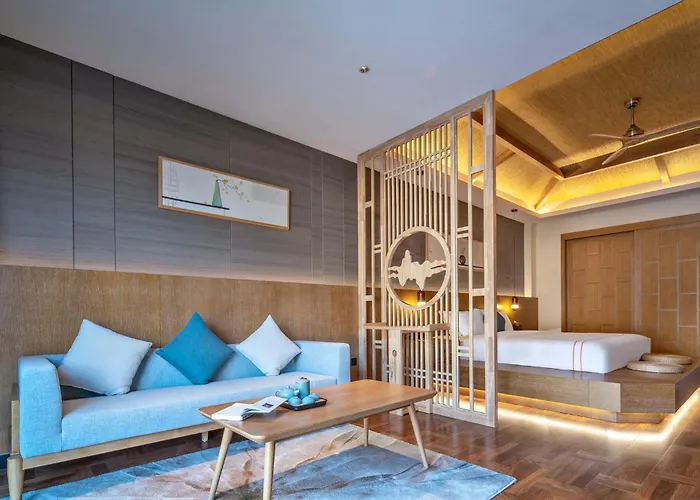 Yangshuo Fadai Overhanging Hot Spring Light Luxury Hotel