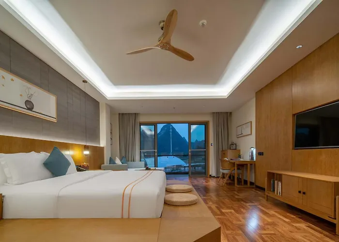 Yangshuo Fadai Overhanging Hot Spring Light Luxury Hotel
