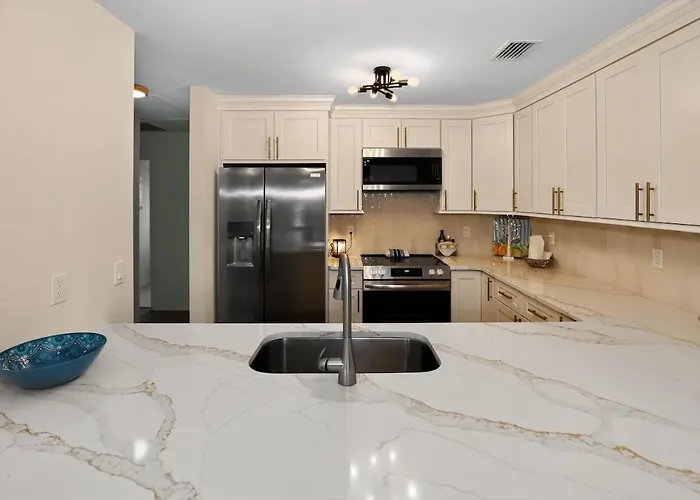 Palm Harbor Entire Duplex Sleeps 16 Near Beaches