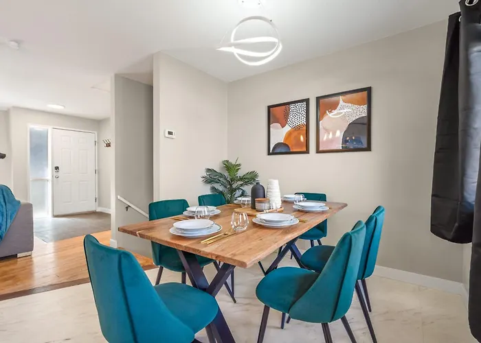 Vibrant In The Valley 4 Bedroom Getaway Arcade