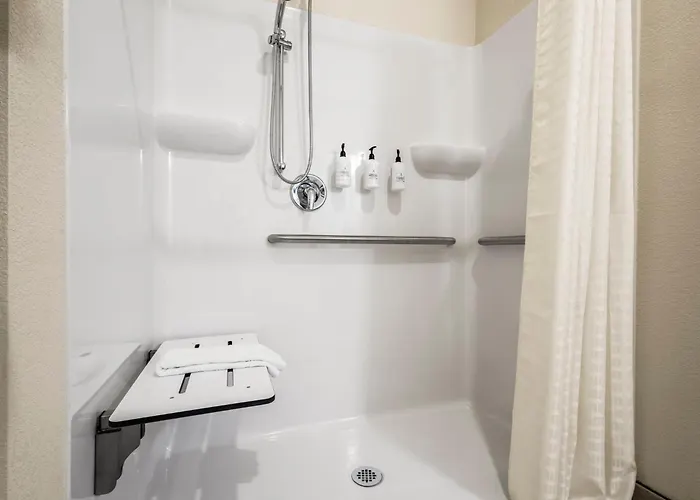 Cobblestone Hotel & Suites - Bay Minette