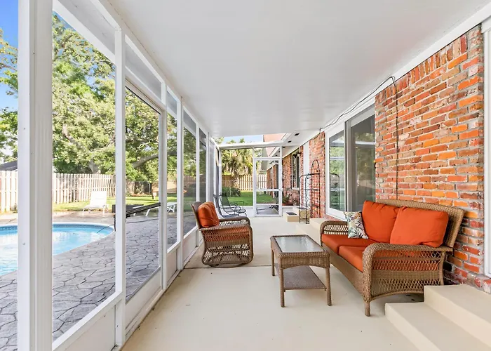 Dog-Friendly Home With Private Pool & High-Speed Wifi - Near Beach & Boat Launch