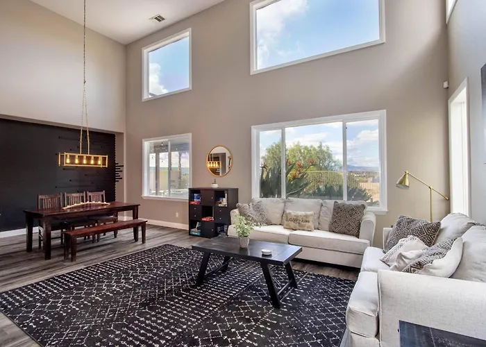Murrieta Palm Tree Oasis