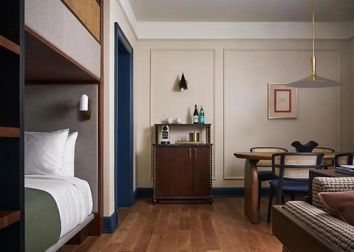 Cincinnati'S Fidelity Hotel